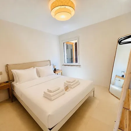 Newly Renovated Apartment, Garden & 3 Parking Spots - 7 Min 公寓 *