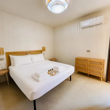 公寓 Newly Renovated Apartment, Garden & 3 Parking Spots - 7 Min