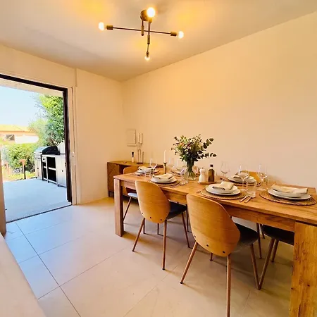公寓 Newly Renovated Apartment, Garden & 3 Parking Spots - 7 Min *